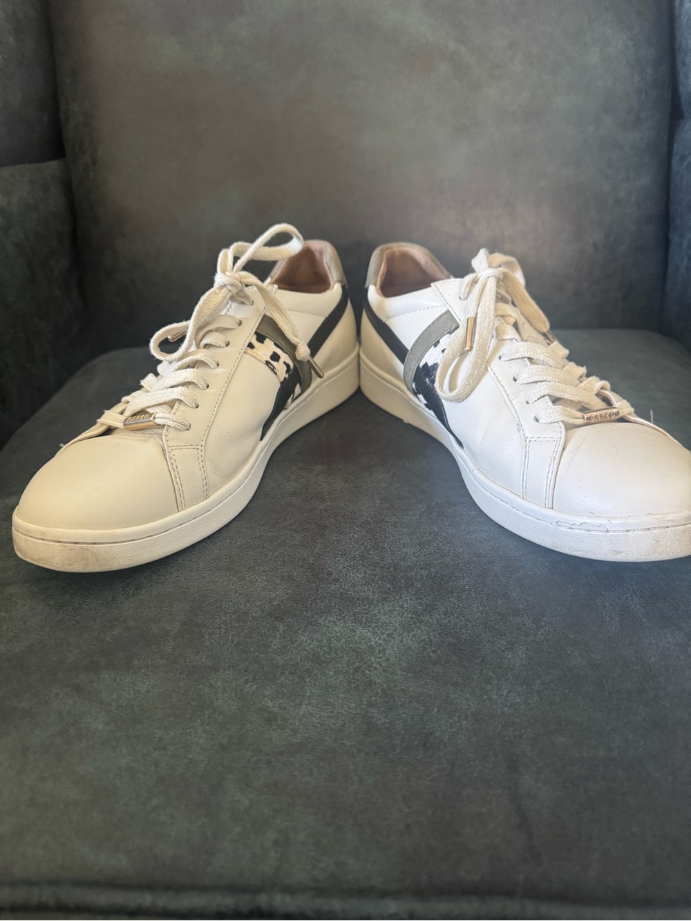 Bared Footwear Seriema White animal print and black accent Sneakers size 39/8.5